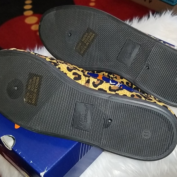 👣Max Collection💜 Mega Leopard Print Slip On footwear - Picture 6 of 7